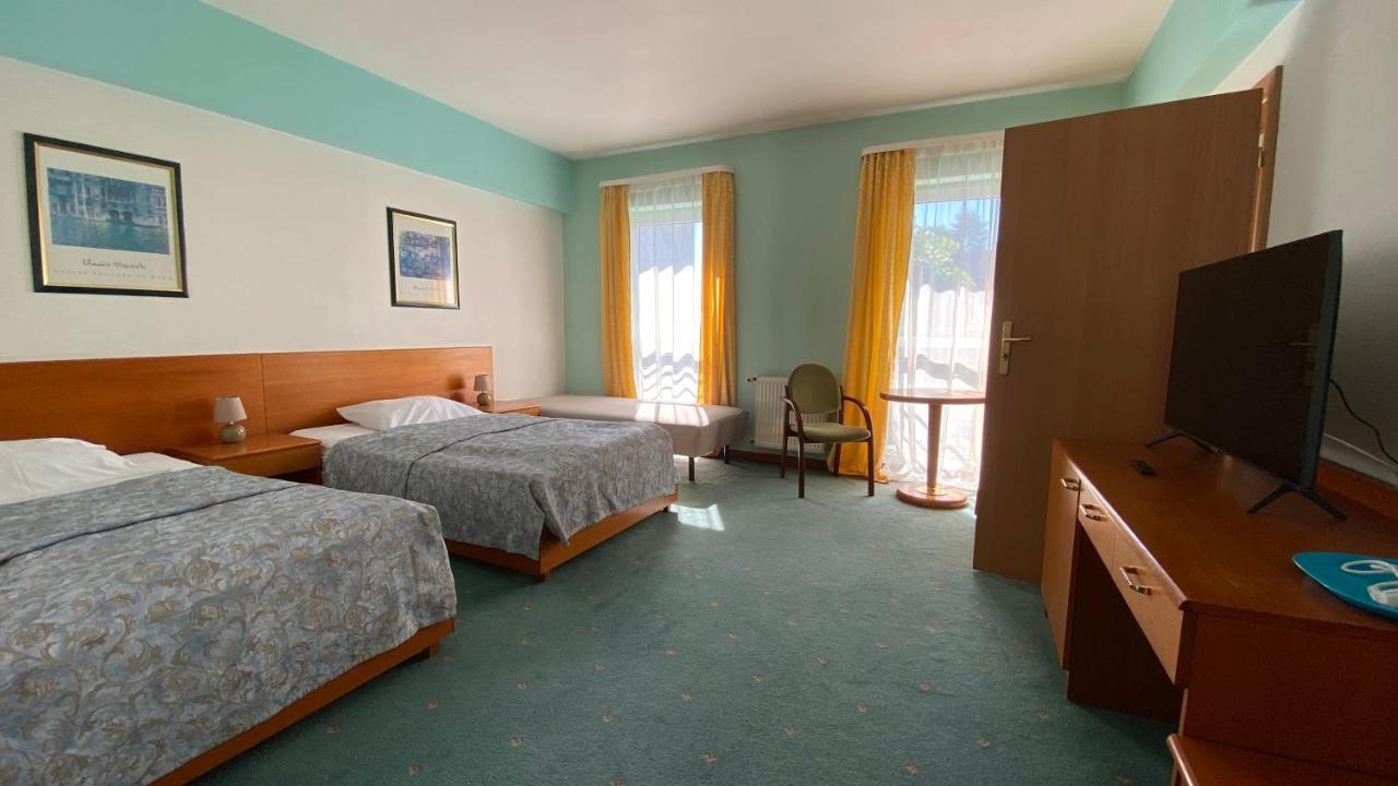 Hotel Elekt Czaplinek Esterno foto