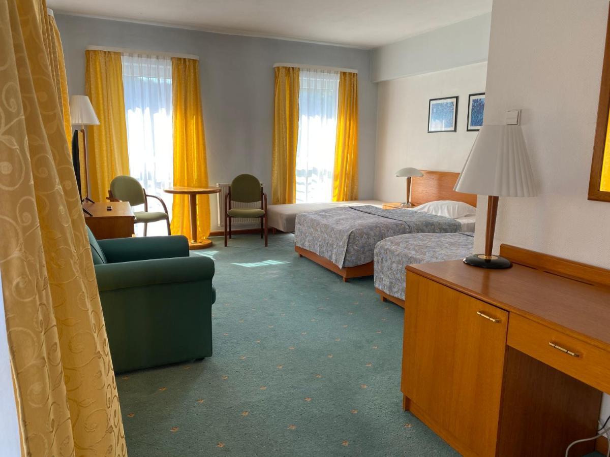 Hotel Elekt Czaplinek Esterno foto